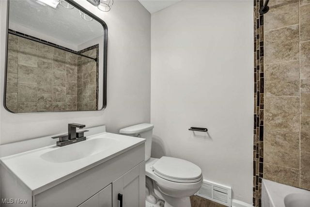 375 Beechwood Drive, Willowick, OH 44095