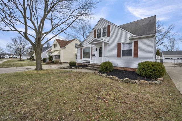 375 Beechwood Drive, Willowick, OH 44095