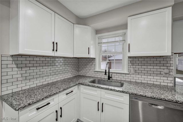 375 Beechwood Drive, Willowick, OH 44095