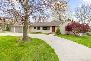 235 INDIANWOOD Road, Orion Charter Township, MI 48362