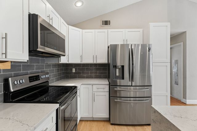 253 Teakwood Lane, Lewisville, TX 75067