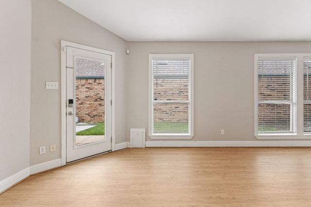 253 Teakwood Lane, Lewisville, TX 75067
