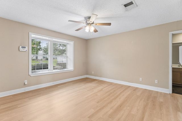 253 Teakwood Lane, Lewisville, TX 75067