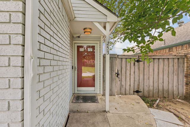 253 Teakwood Lane, Lewisville, TX 75067