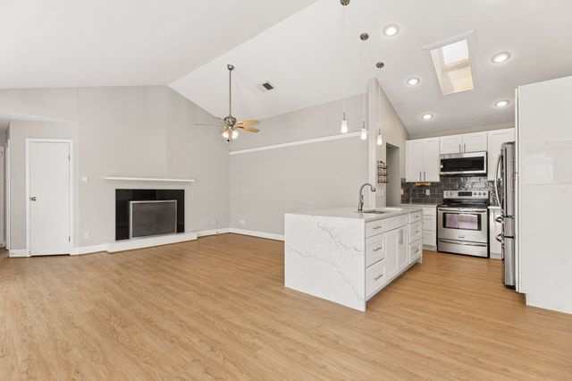 253 Teakwood Lane, Lewisville, TX 75067