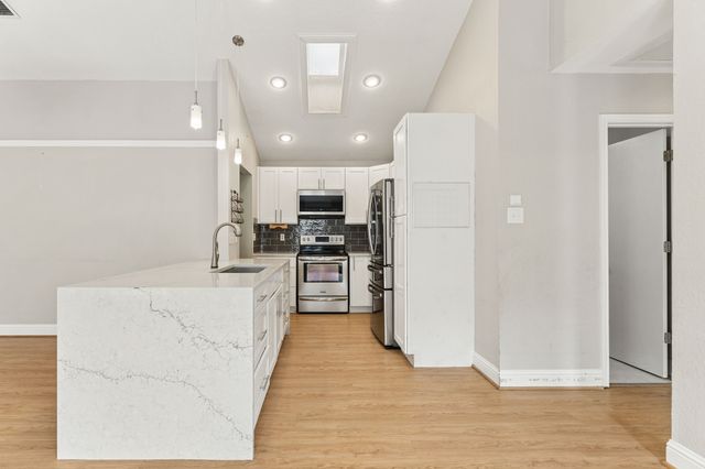 253 Teakwood Lane, Lewisville, TX 75067