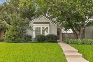 253 Teakwood Lane, Lewisville, TX 75067