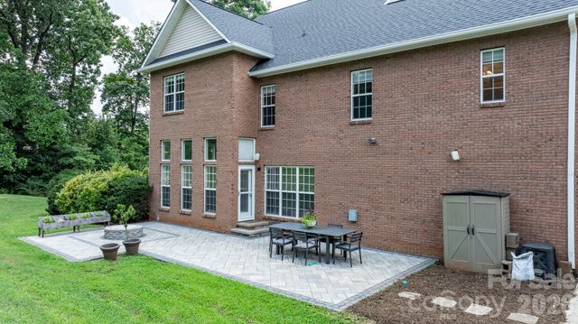 1221 Willow Creek Drive, Newton, NC 28658