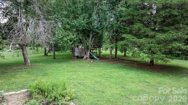 1221 Willow Creek Drive, Newton, NC 28658