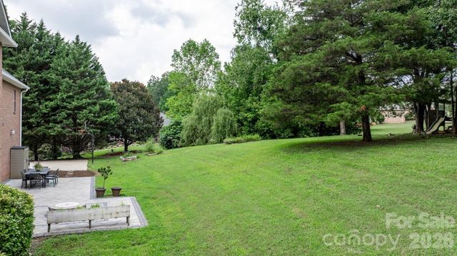 1221 Willow Creek Drive, Newton, NC 28658