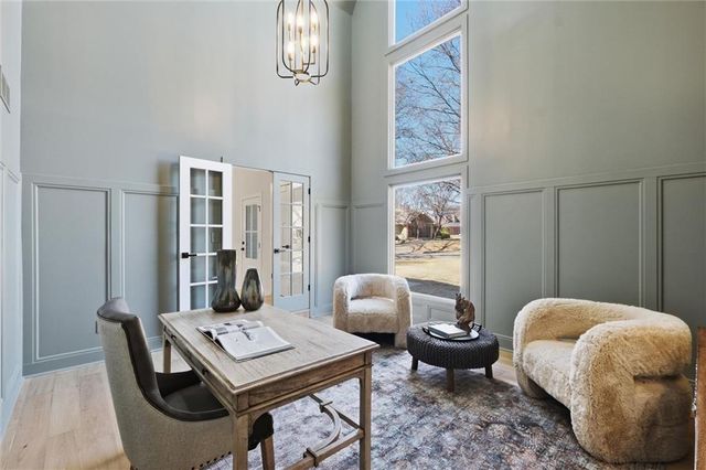 10070 Hemlock Drive, Overland Park, KS 66212