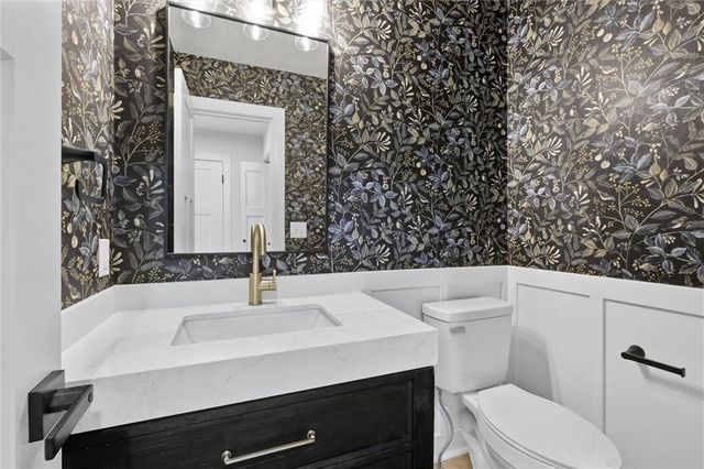 10070 Hemlock Drive, Overland Park, KS 66212