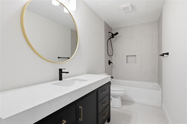 10070 Hemlock Drive, Overland Park, KS 66212