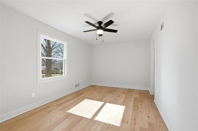 10070 Hemlock Drive, Overland Park, KS 66212