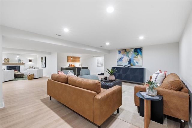 10070 Hemlock Drive, Overland Park, KS 66212