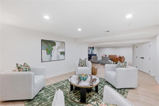 10070 Hemlock Drive, Overland Park, KS 66212