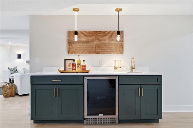 10070 Hemlock Drive, Overland Park, KS 66212