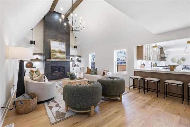 10070 Hemlock Drive, Overland Park, KS 66212