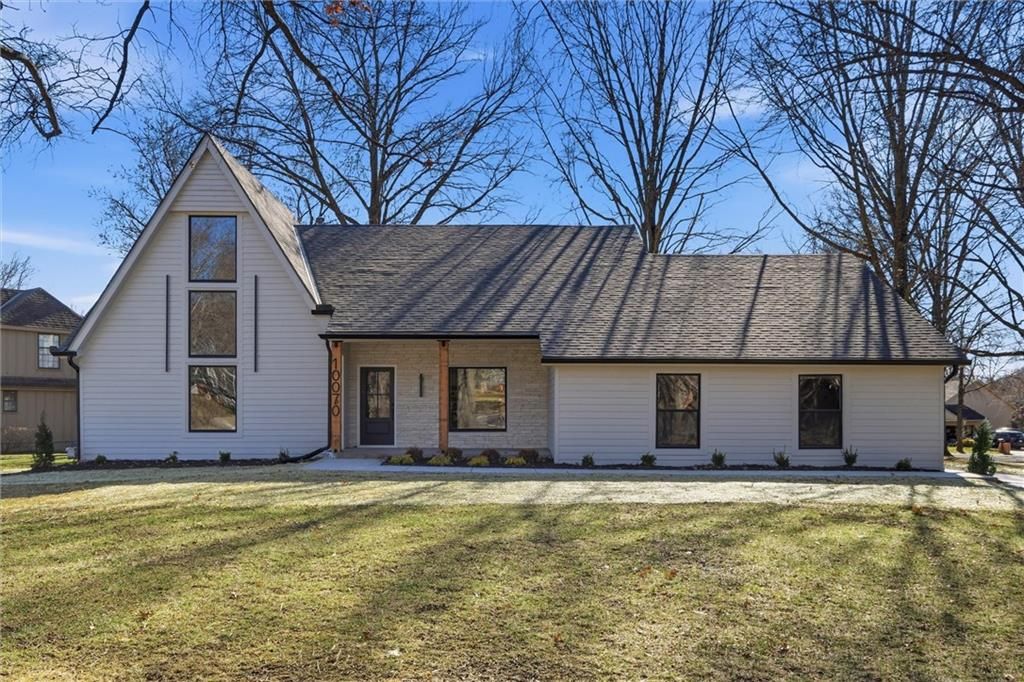 10070 Hemlock Drive, Overland Park, KS 66212