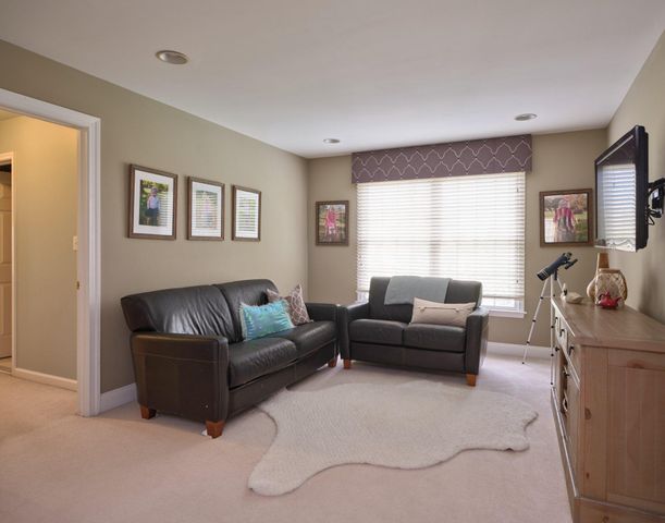 3 WILLIAMSON LN, Lambertville, NJ 08530