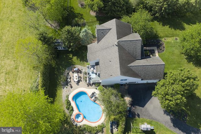 3 WILLIAMSON LN, Lambertville, NJ 08530