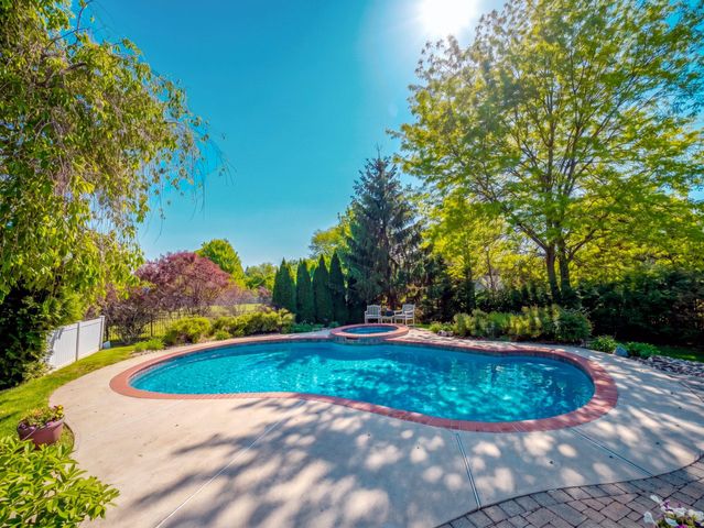 3 WILLIAMSON LN, Lambertville, NJ 08530