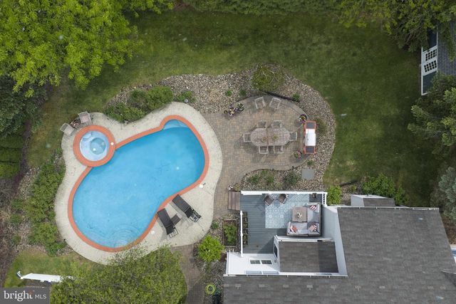 3 WILLIAMSON LN, Lambertville, NJ 08530