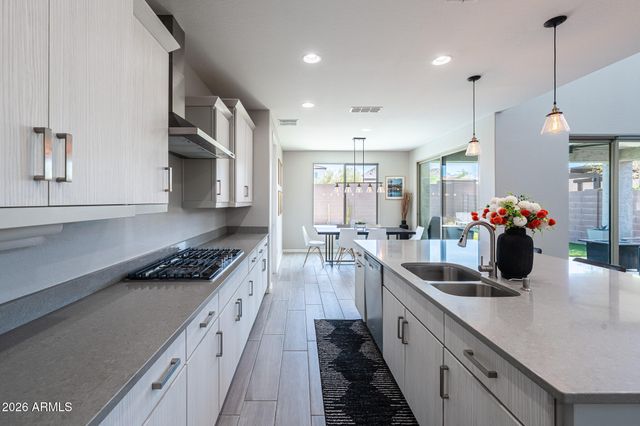 7228 W Quail Track Drive, Peoria, AZ 85383