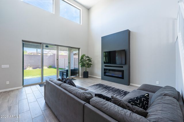 7228 W Quail Track Drive, Peoria, AZ 85383