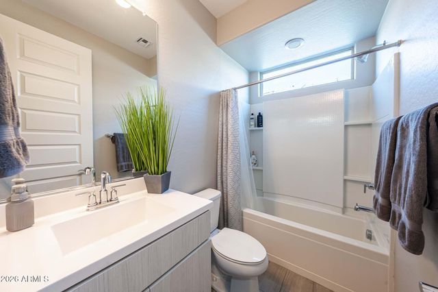 7228 W Quail Track Drive, Peoria, AZ 85383