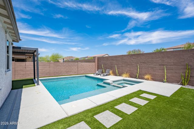 7228 W Quail Track Drive, Peoria, AZ 85383