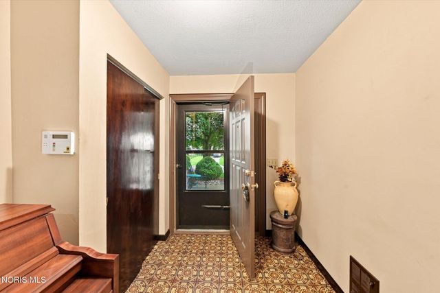 4402 N Terrace View Street, Toledo, OH 43607