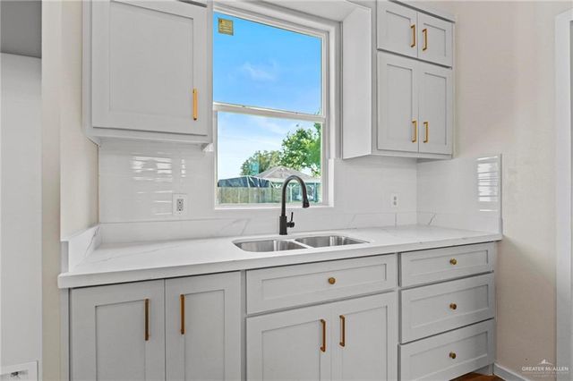 3802 Albanian Street, Edinburg, TX 78542