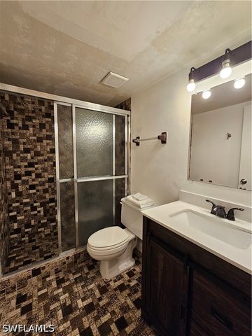 828 Wiggins Pass RD 9, Naples, FL 34110