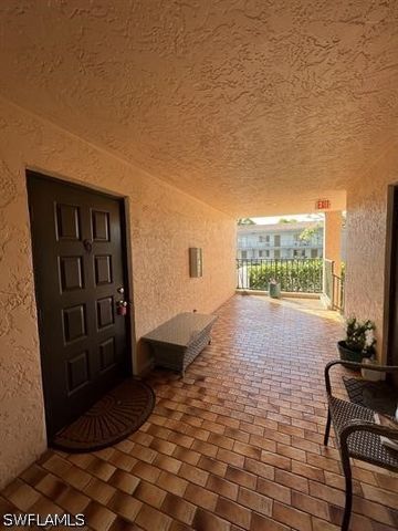 828 Wiggins Pass RD 9, Naples, FL 34110