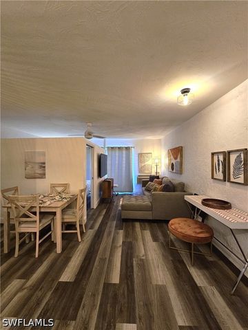 828 Wiggins Pass RD 9, Naples, FL 34110