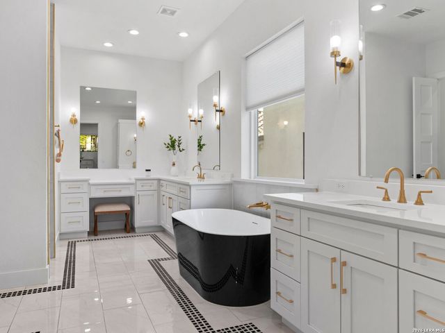 7119 Bluff Strand, San Antonio, TX 78257