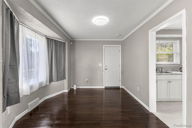 10842 Nottingham Road, Detroit, MI 48224