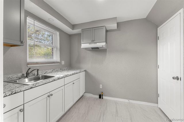 10842 Nottingham Road, Detroit, MI 48224