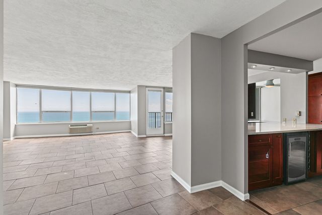 940 W Glenlake Avenue 34B, Chicago, IL 60660