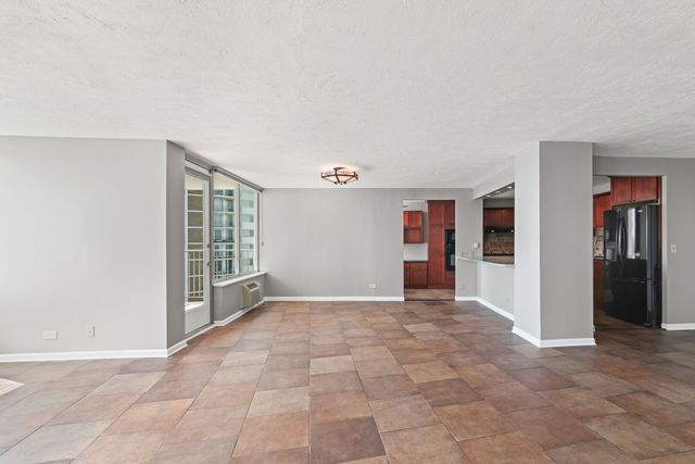 940 W Glenlake Avenue 34B, Chicago, IL 60660