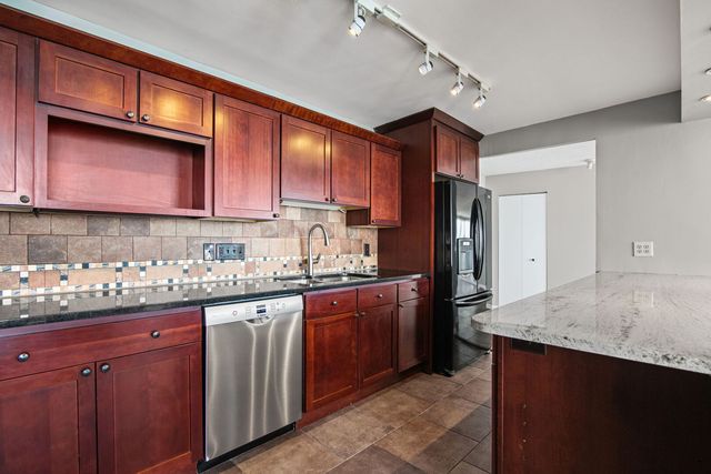 940 W Glenlake Avenue 34B, Chicago, IL 60660
