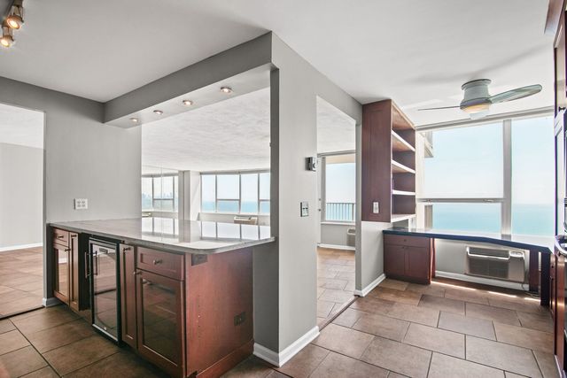 940 W Glenlake Avenue 34B, Chicago, IL 60660