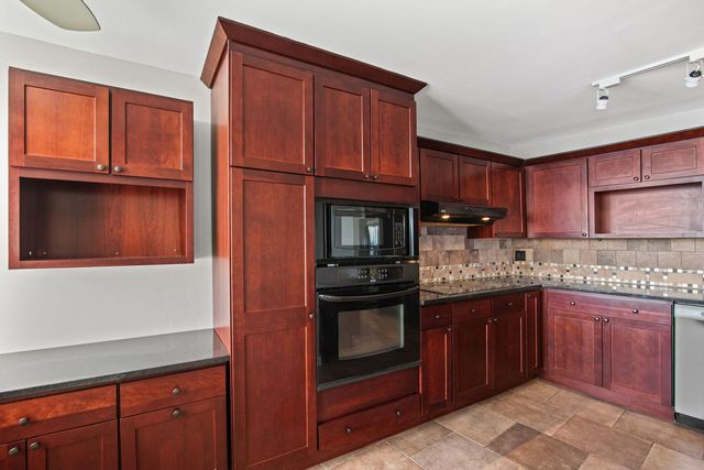940 W Glenlake Avenue 34B, Chicago, IL 60660