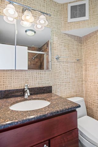 940 W Glenlake Avenue 34B, Chicago, IL 60660