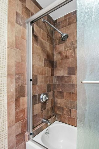 940 W Glenlake Avenue 34B, Chicago, IL 60660