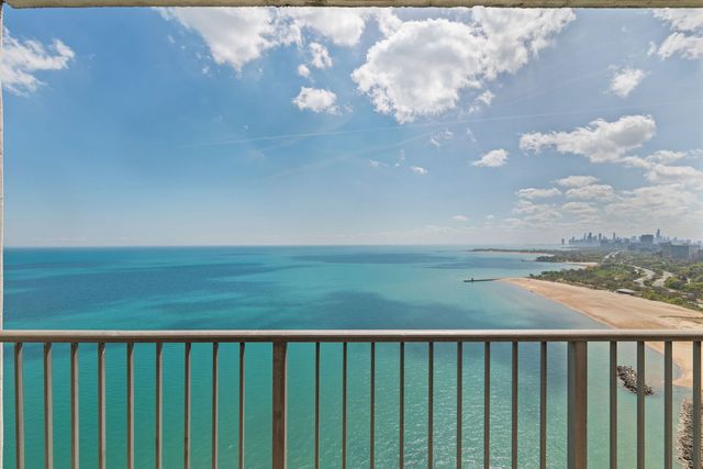 940 W Glenlake Avenue 34B, Chicago, IL 60660