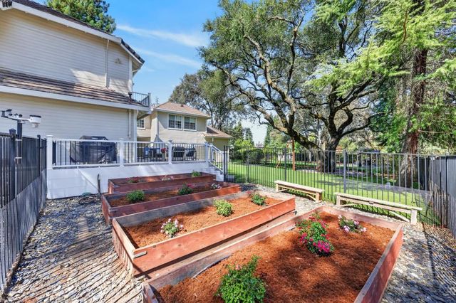 3637 Meder Ct, Shingle Springs, CA 95682