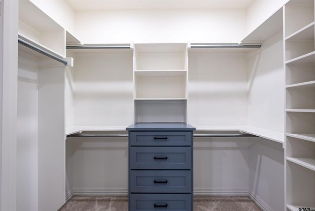 1003 Karen Dr, Lindale, TX 75771