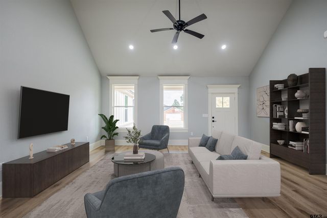 1003 Karen Dr, Lindale, TX 75771